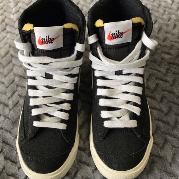 Nike Mid Blazer - Picture 2 of 5